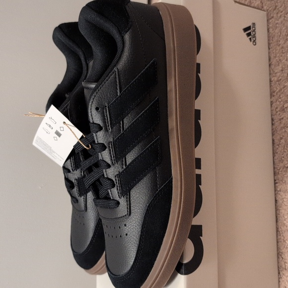 Adidas Courtblock Black Tennis Sneakers NWT in Mens 7 - Picture 7 of 11